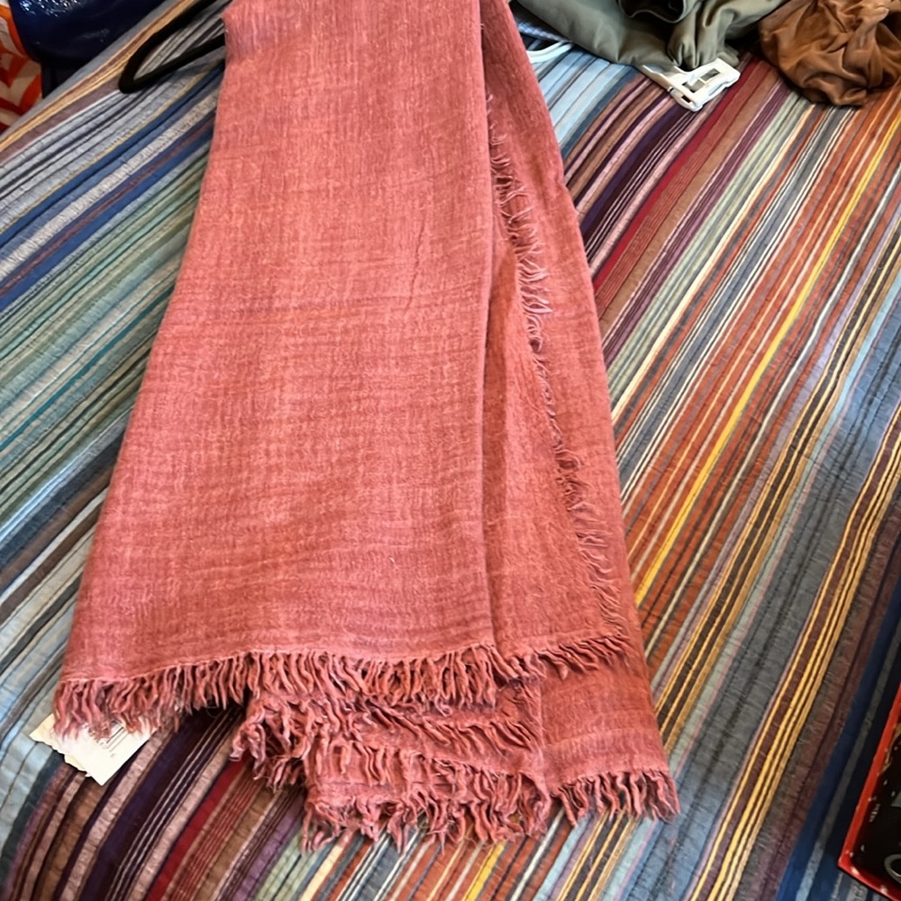 NWT FREE PEOPLE scarf/wrap rosy pink